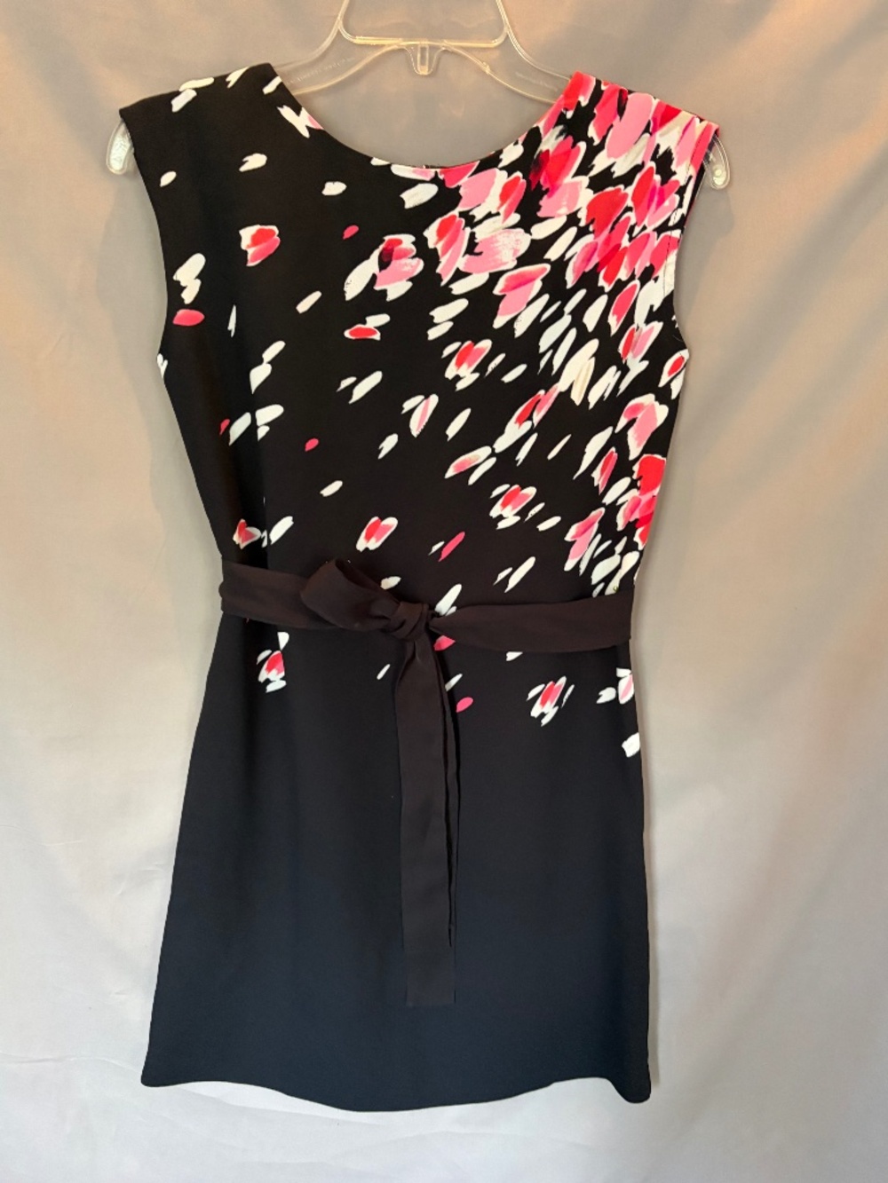 LOFT Petite Sleeveless Blouse, Black with White & Pink pattern - Size XXSP (NWT)